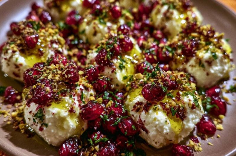 Cremige Labneh-Bällchen mit Granatapfel