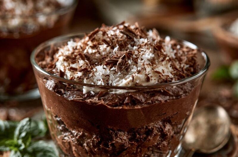 Cremiges Schokoladen-Mousse mit Kokos